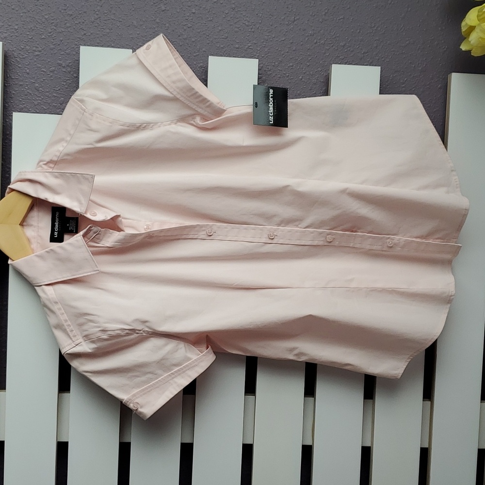 Liz Claiborne Career Short Sleeve Shirt Size S (Light Pink)